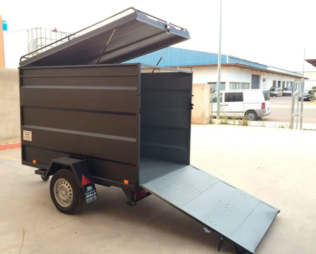 Remolque con tapa metálica 2.000 x 1.300 x 500 – Mma 750 kg